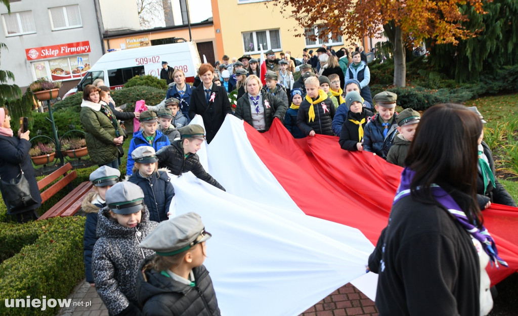 Uniejowskie obchody 11 listopada na Rynku
