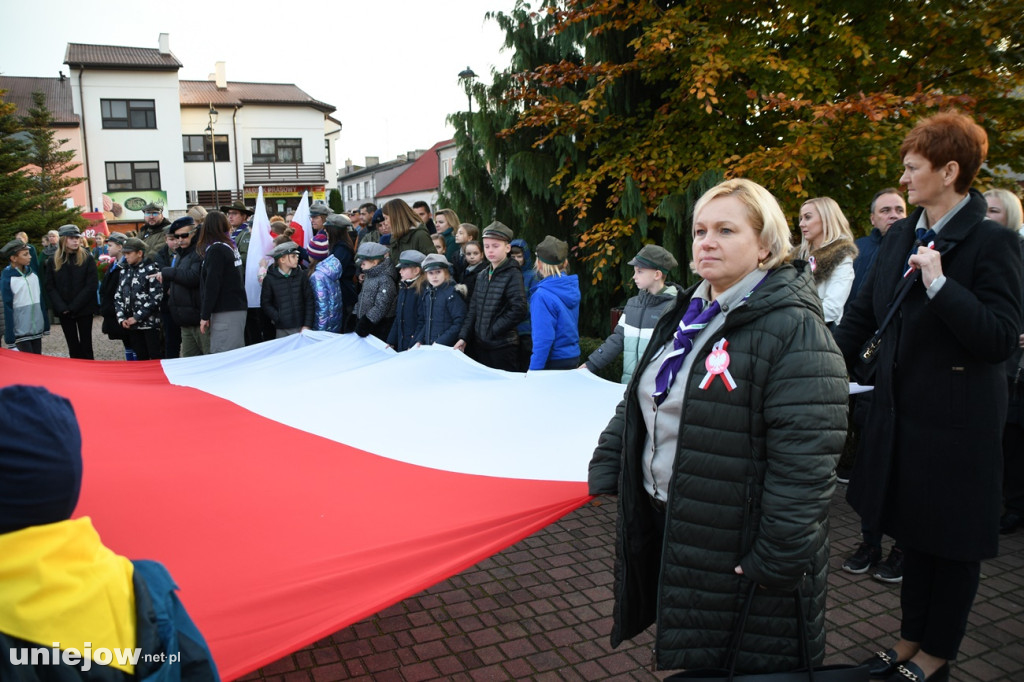 Uniejowskie obchody 11 listopada na Rynku