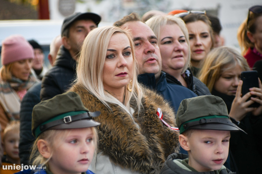 Uniejowskie obchody 11 listopada na Rynku