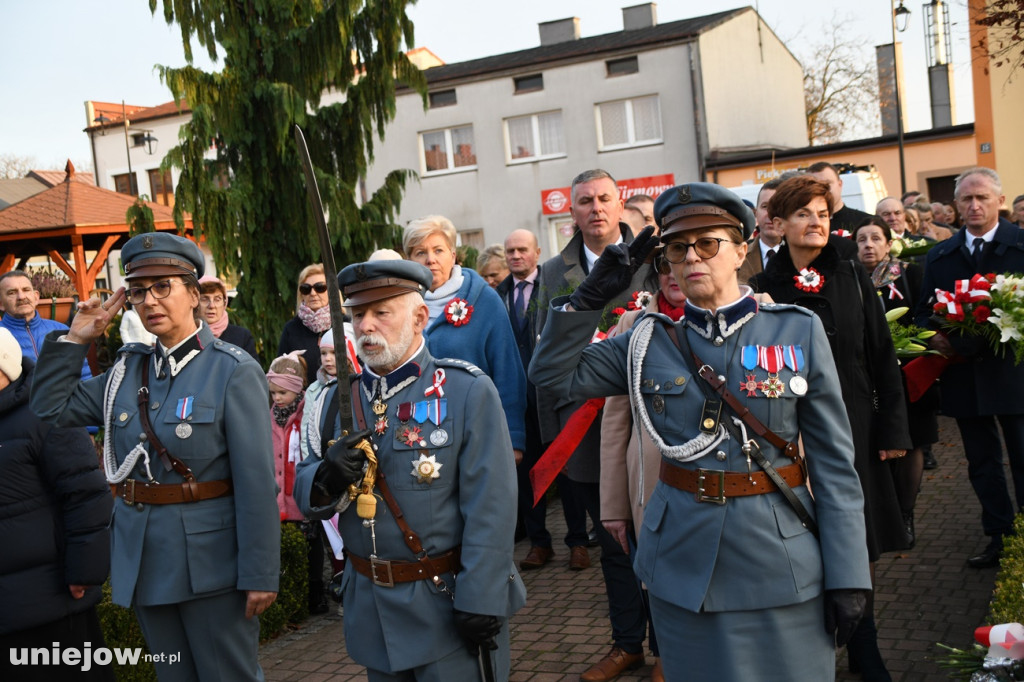 Uniejowskie obchody 11 listopada na Rynku