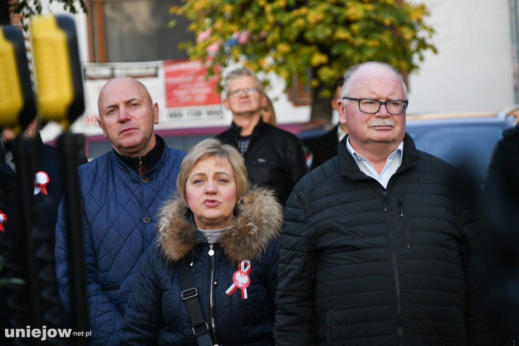 Uniejowskie obchody 11 listopada na Rynku