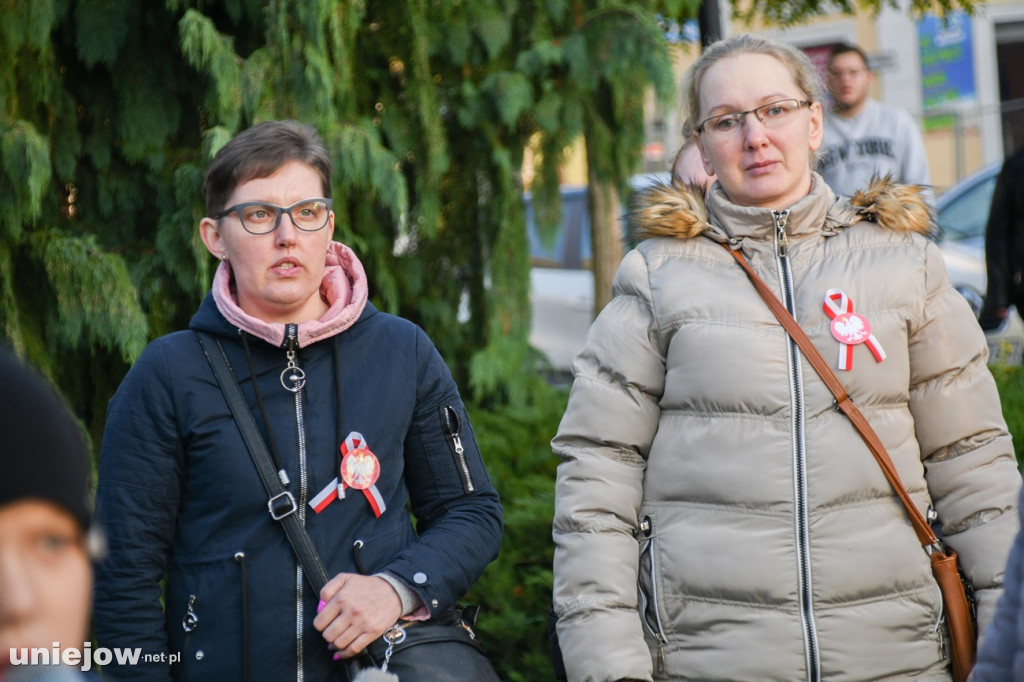 Uniejowskie obchody 11 listopada na Rynku