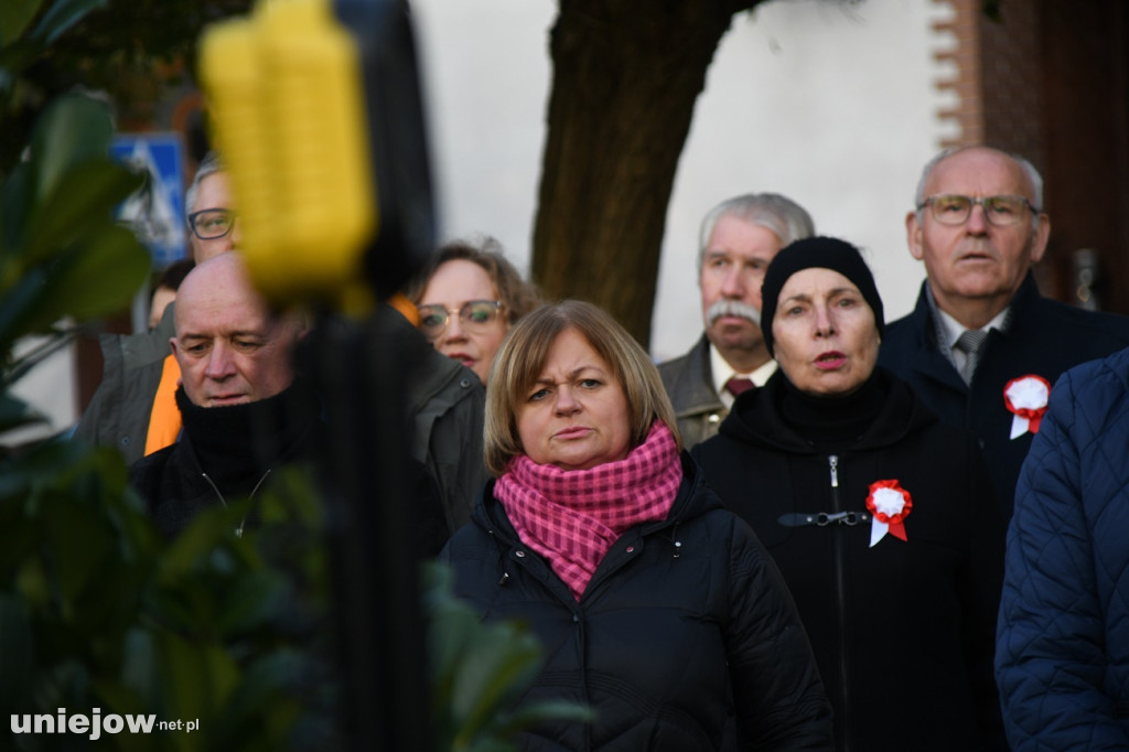 Uniejowskie obchody 11 listopada na Rynku