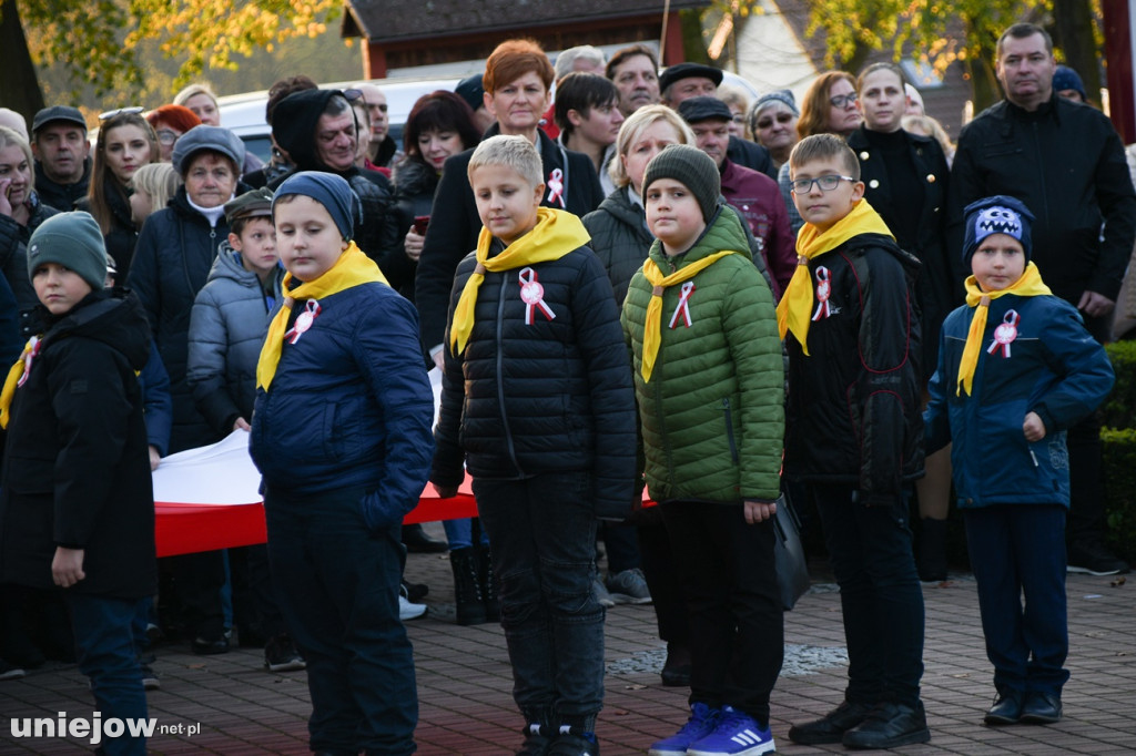 Uniejowskie obchody 11 listopada na Rynku