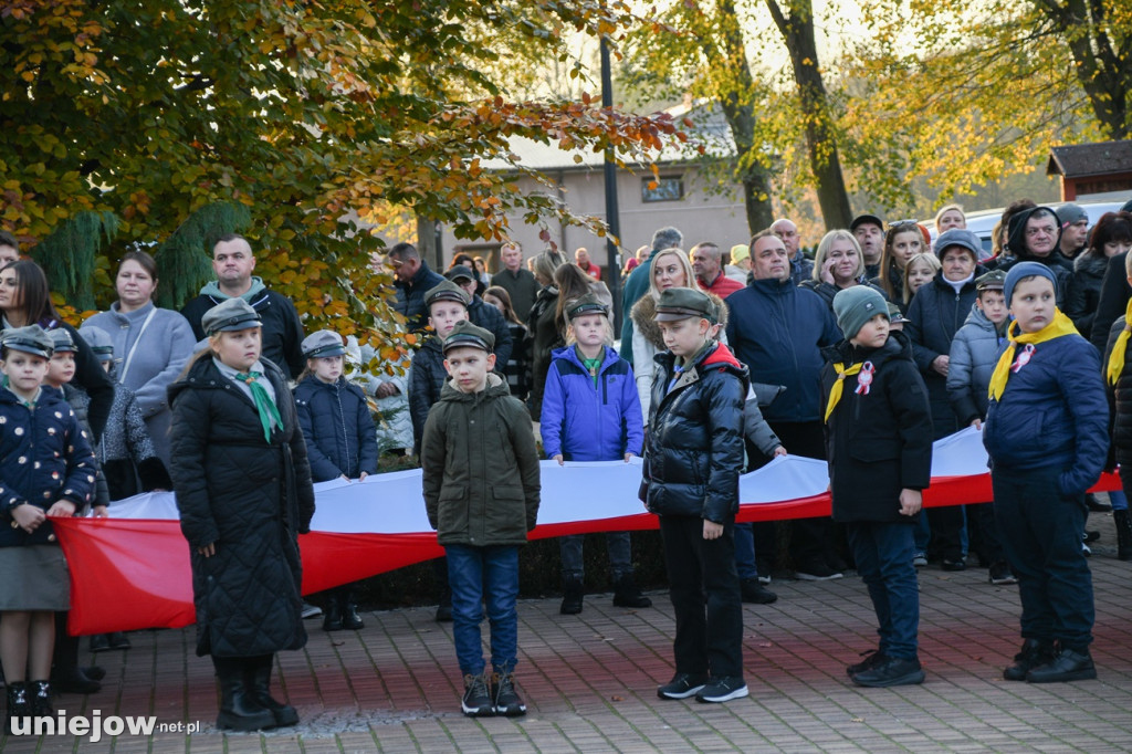 Uniejowskie obchody 11 listopada na Rynku