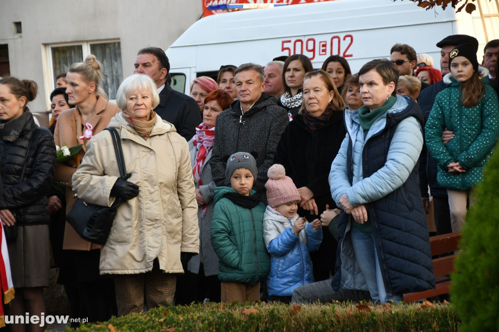 Uniejowskie obchody 11 listopada na Rynku