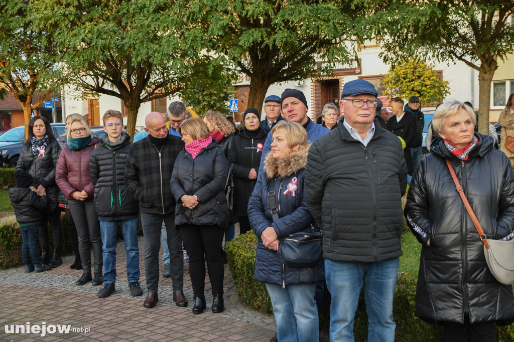 Uniejowskie obchody 11 listopada na Rynku