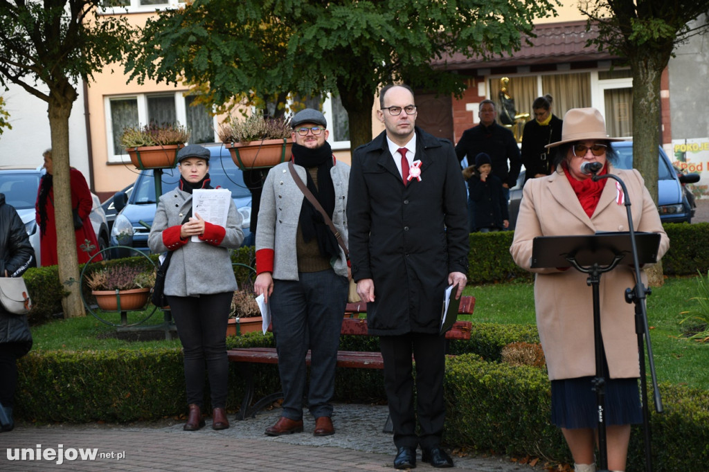 Uniejowskie obchody 11 listopada na Rynku