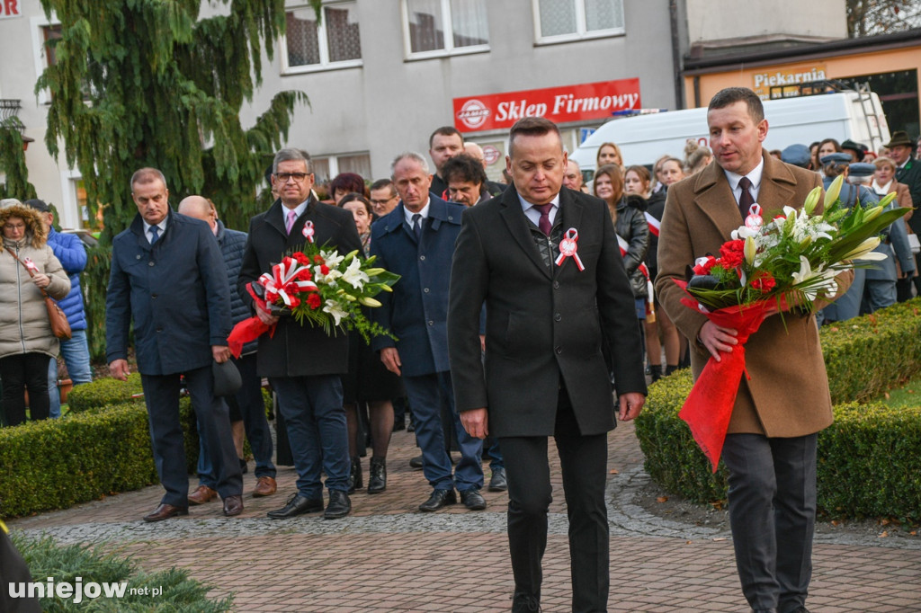 Uniejowskie obchody 11 listopada na Rynku
