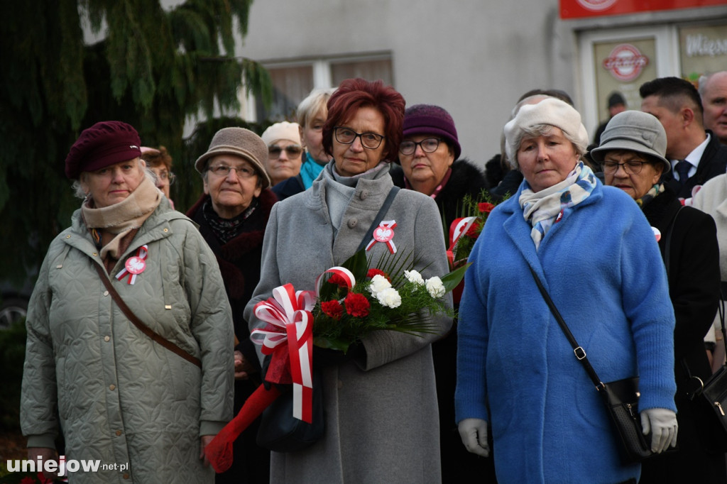 Uniejowskie obchody 11 listopada na Rynku