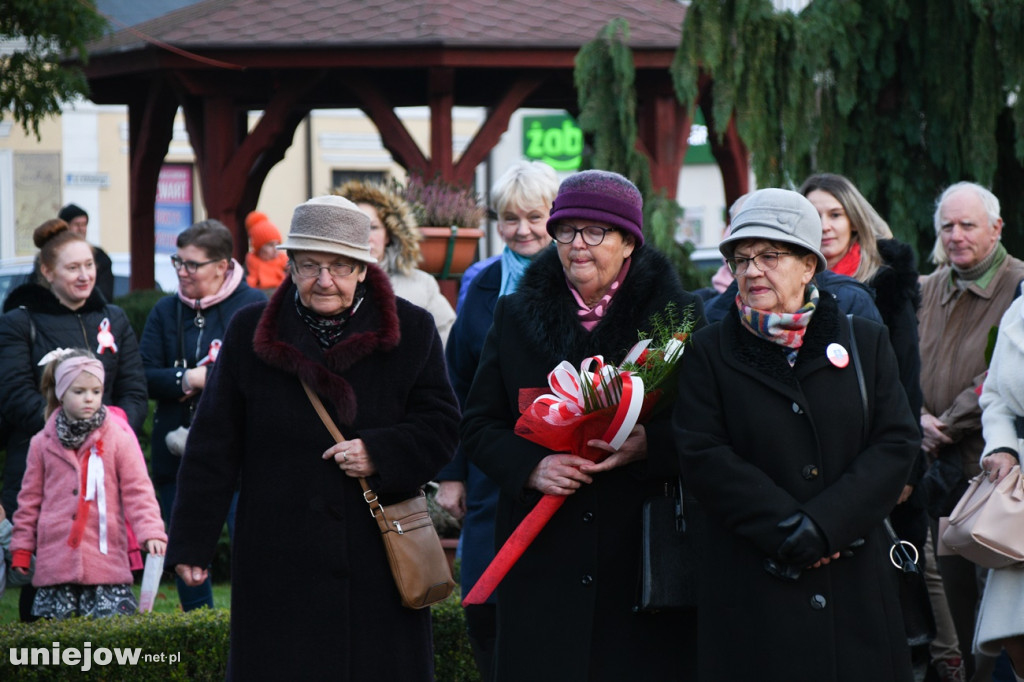 Uniejowskie obchody 11 listopada na Rynku