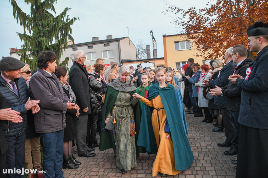 Uniejowskie obchody 11 listopada na Rynku