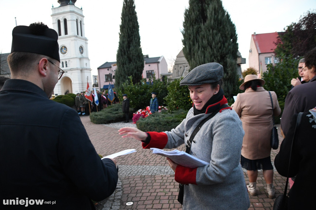 Uniejowskie obchody 11 listopada na Rynku