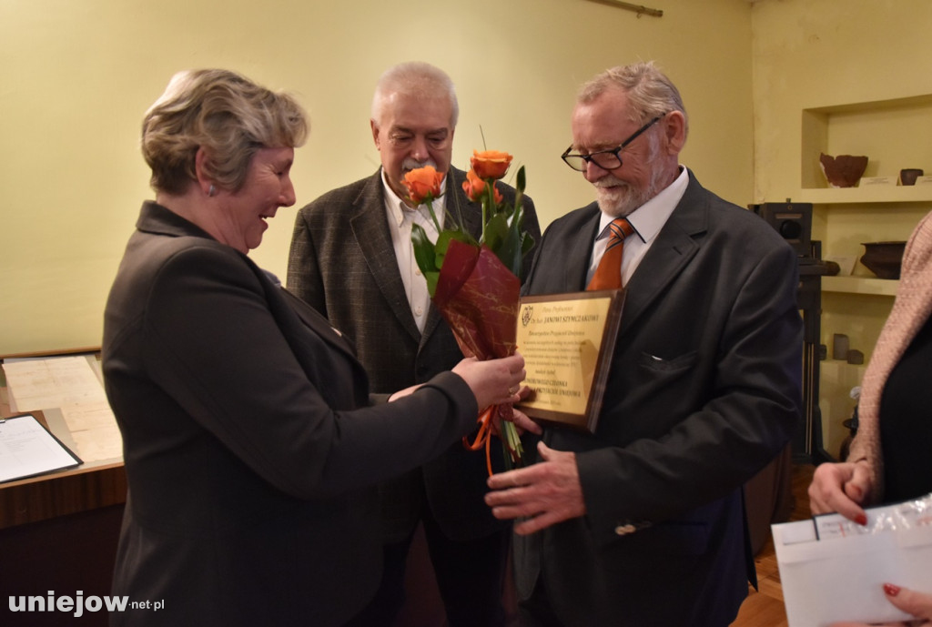 Wręczono tytuł honorowego Członka Towarzystwa Przyjaciół Uniejowa