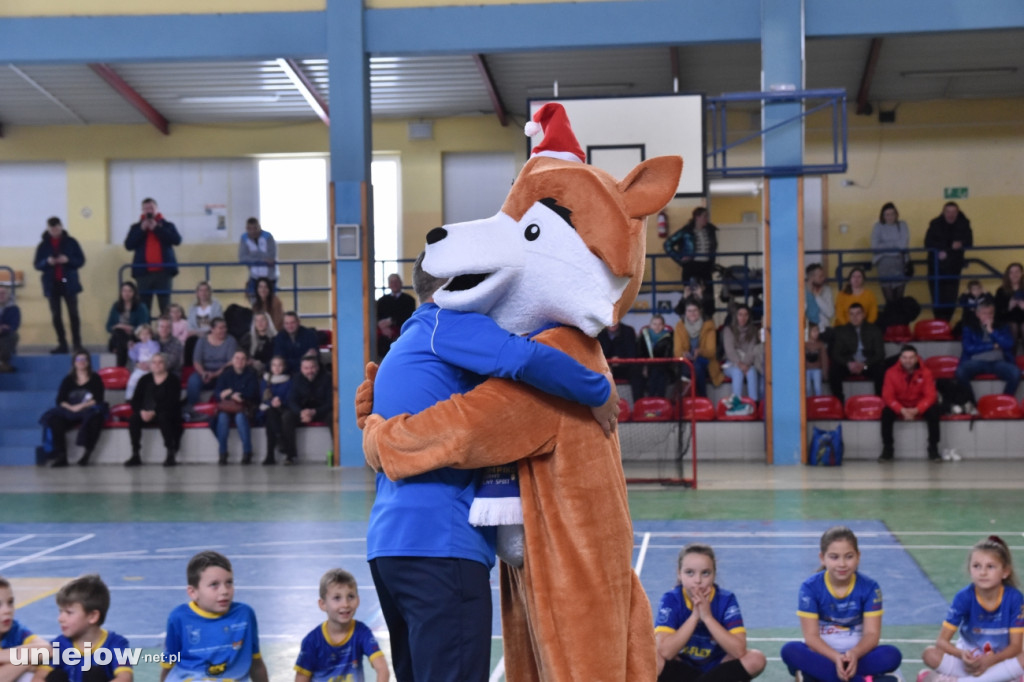 Turniej z Mikołajem i prezentacja maskotki Akademii