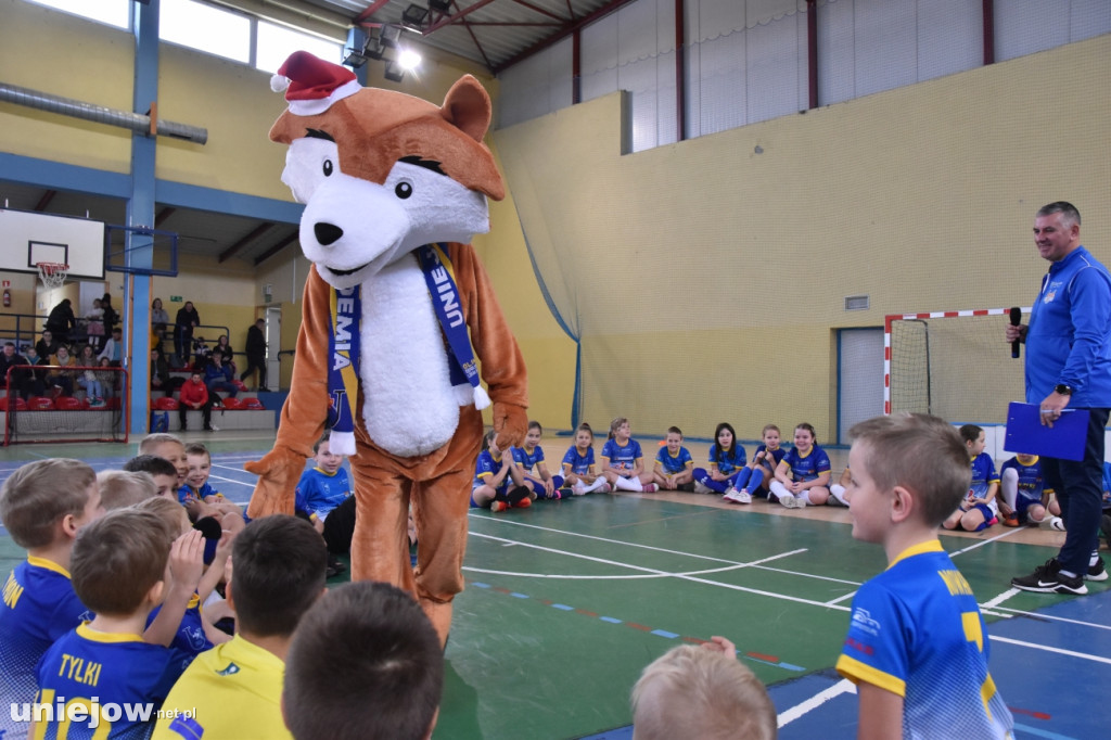 Turniej z Mikołajem i prezentacja maskotki Akademii