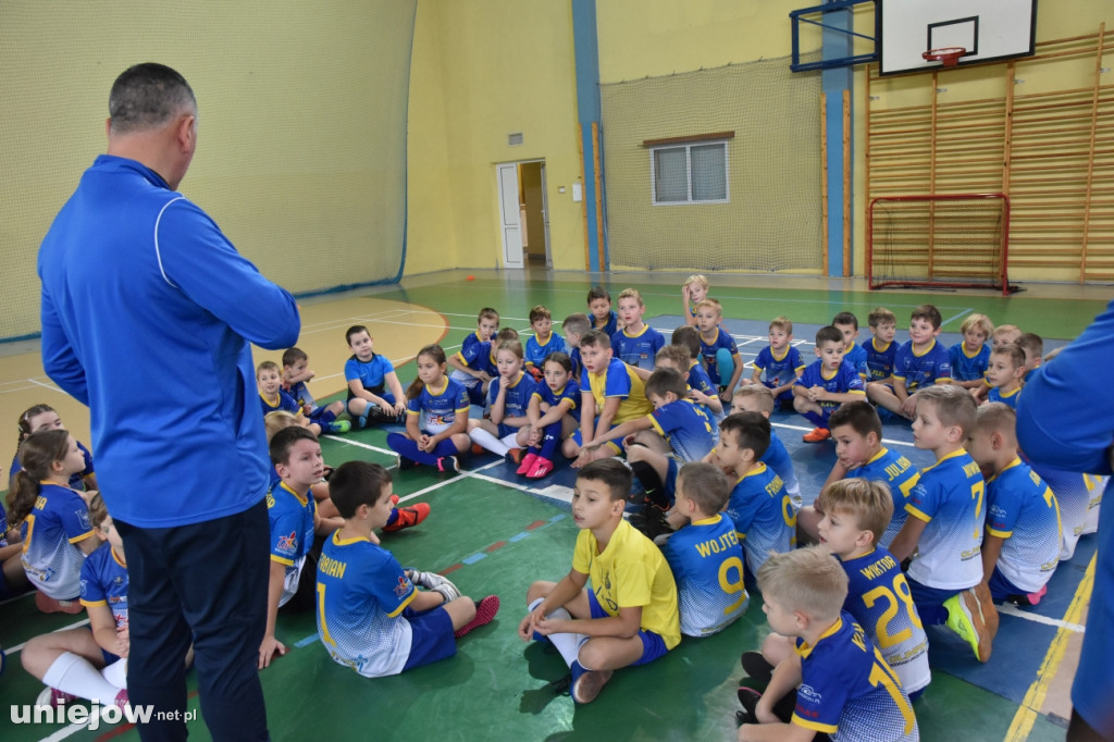Turniej z Mikołajem i prezentacja maskotki Akademii