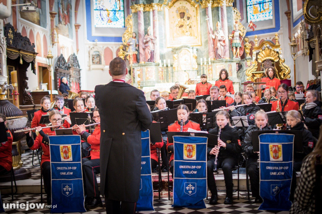 Koncert Orkiestry z Uniejowa w kościele