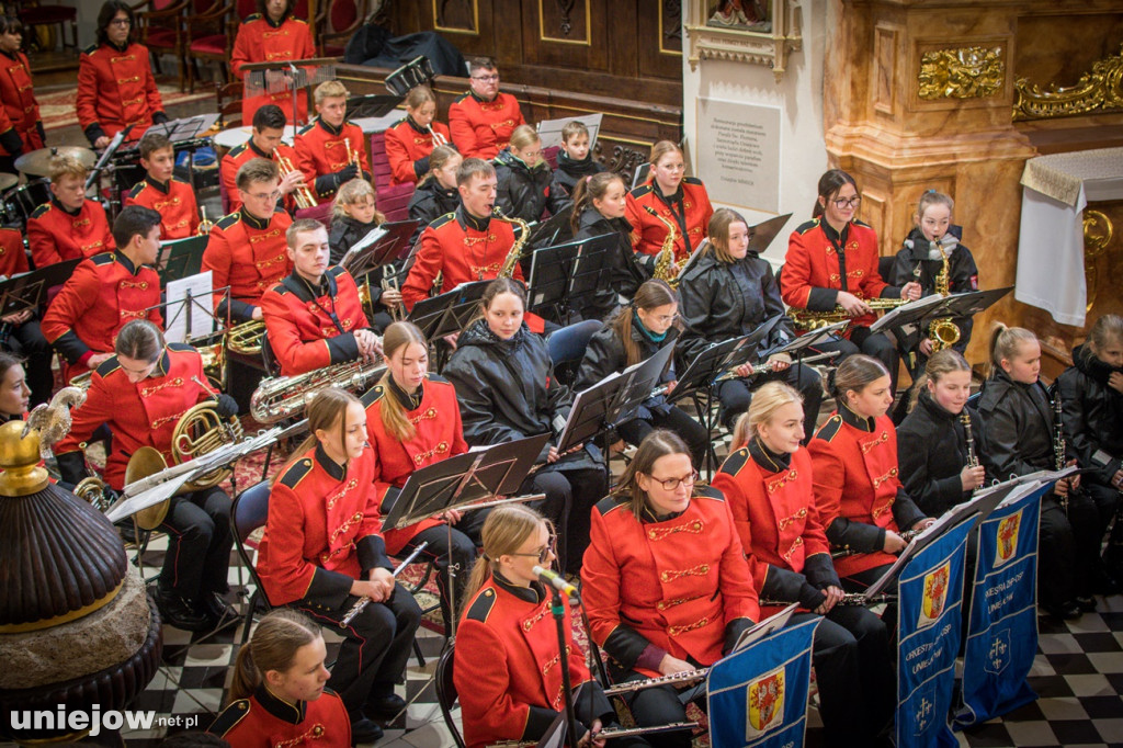 Koncert Orkiestry z Uniejowa w kościele