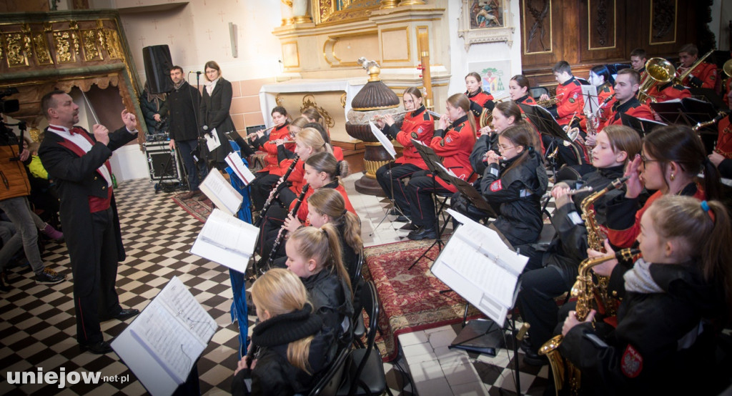 Koncert Orkiestry z Uniejowa w kościele