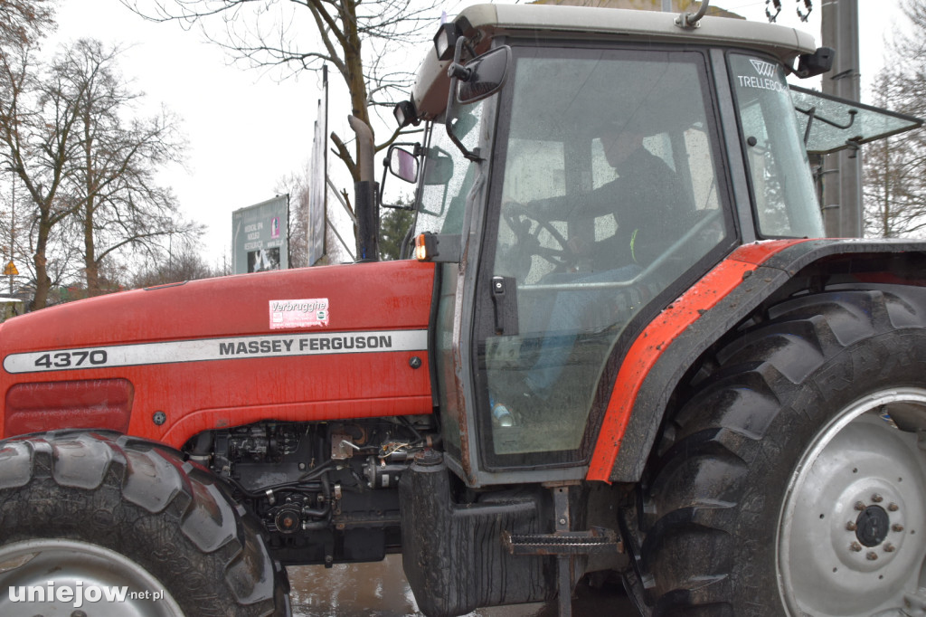 Rolnicy znowu strajkują. Jak wygląda protest w Uniejowie