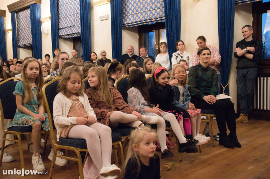 Tak wyglądał koncert z okazji Dnia Kobiet w Uniejowie