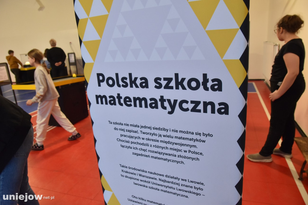 Matematyczna wystawa Kopernika w Uniejowie