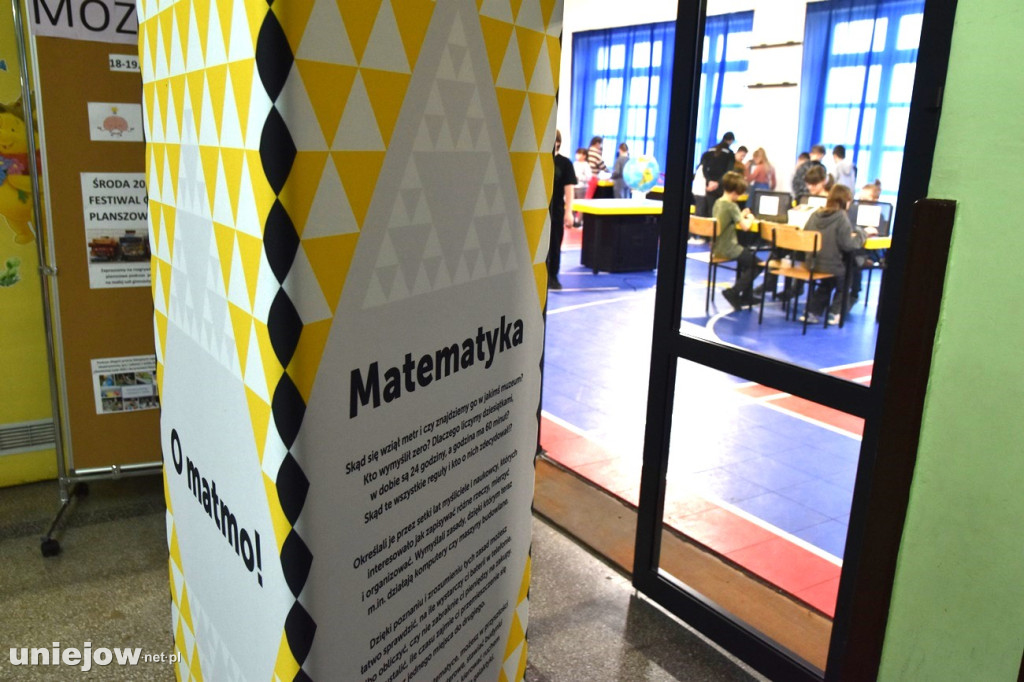 Matematyczna wystawa Kopernika w Uniejowie