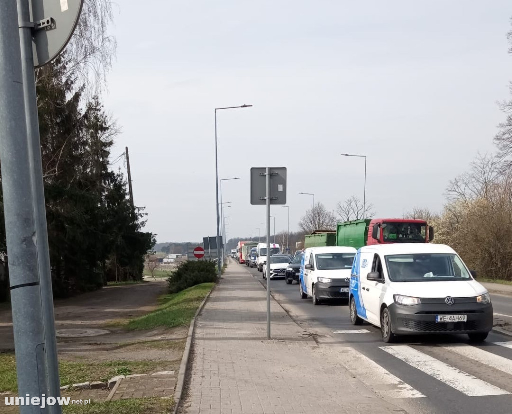 Rolnicy zablokowali rondo w Uniejowie