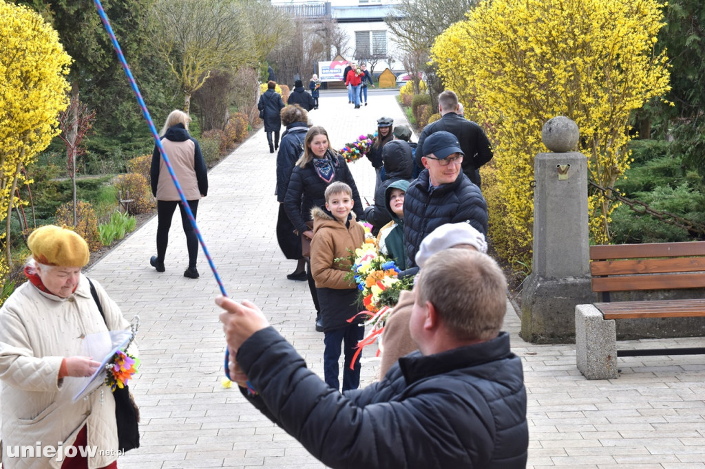 Największe palmy w konkursie palm wielkanocnych w Wilamowie