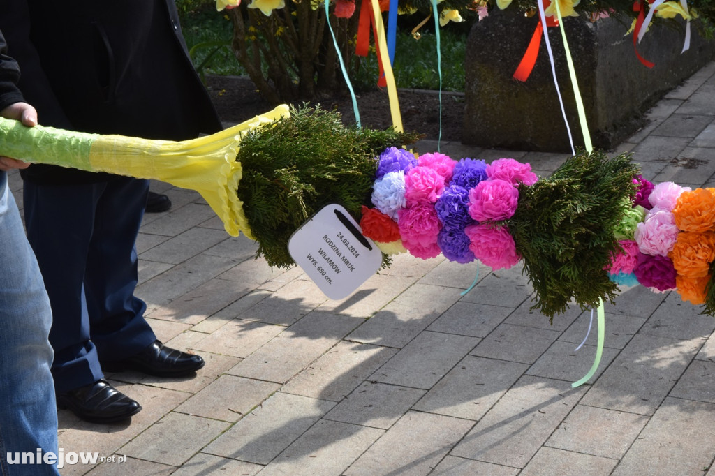 Największe palmy w konkursie palm wielkanocnych w Wilamowie