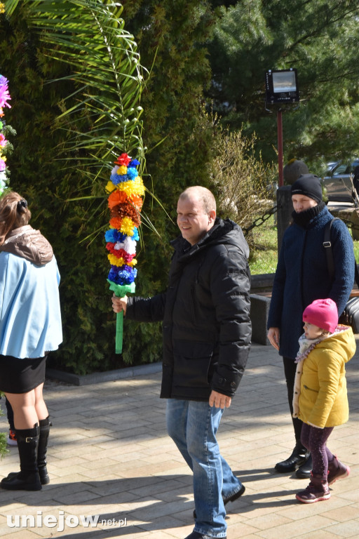 Największe palmy w konkursie palm wielkanocnych w Wilamowie