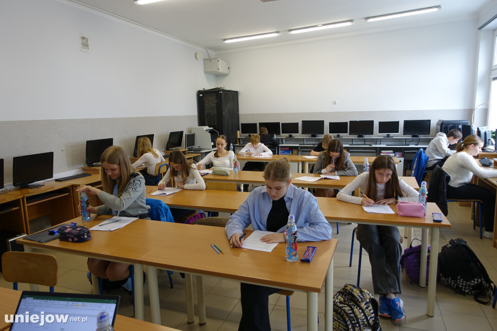 Gminny konkurs historyczny w Wieleninie