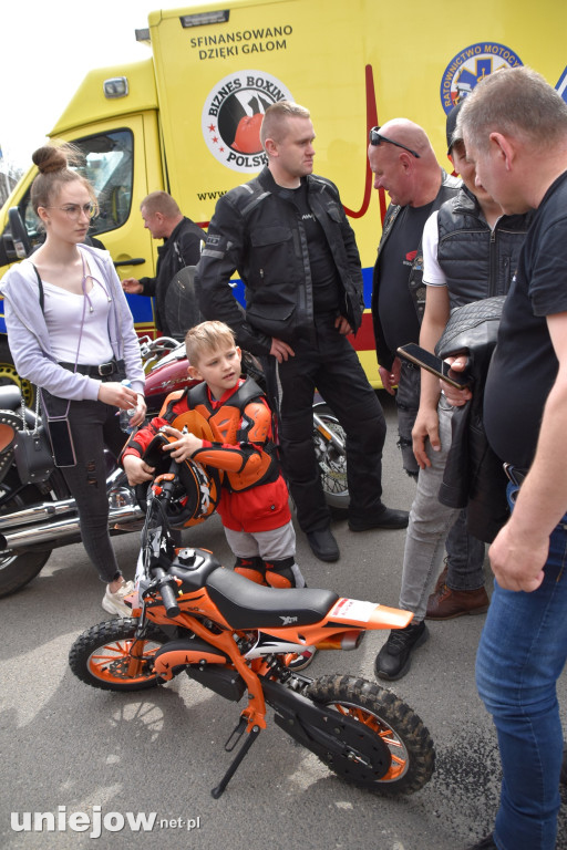 Motocykliści opanowali Uniejów. Tak wyglądało otwarcie sezonu motocyklowego