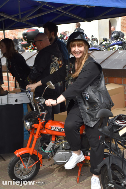 Motocykliści opanowali Uniejów. Tak wyglądało otwarcie sezonu motocyklowego