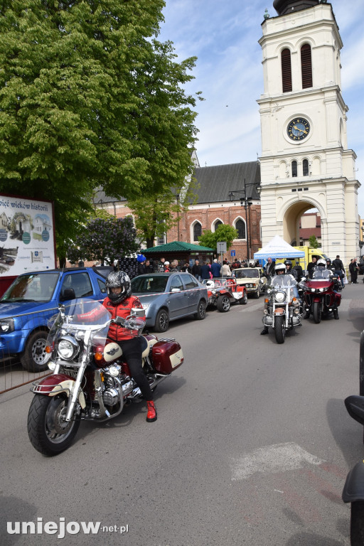 Motocykliści opanowali Uniejów. Tak wyglądało otwarcie sezonu motocyklowego