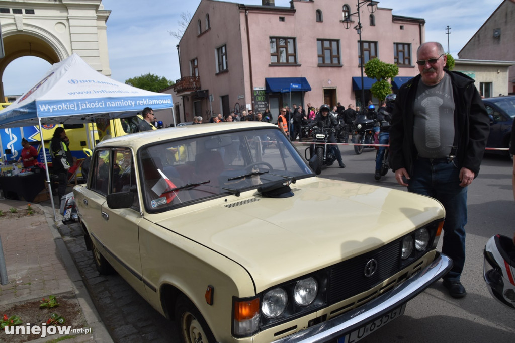 Motocykliści opanowali Uniejów. Tak wyglądało otwarcie sezonu motocyklowego