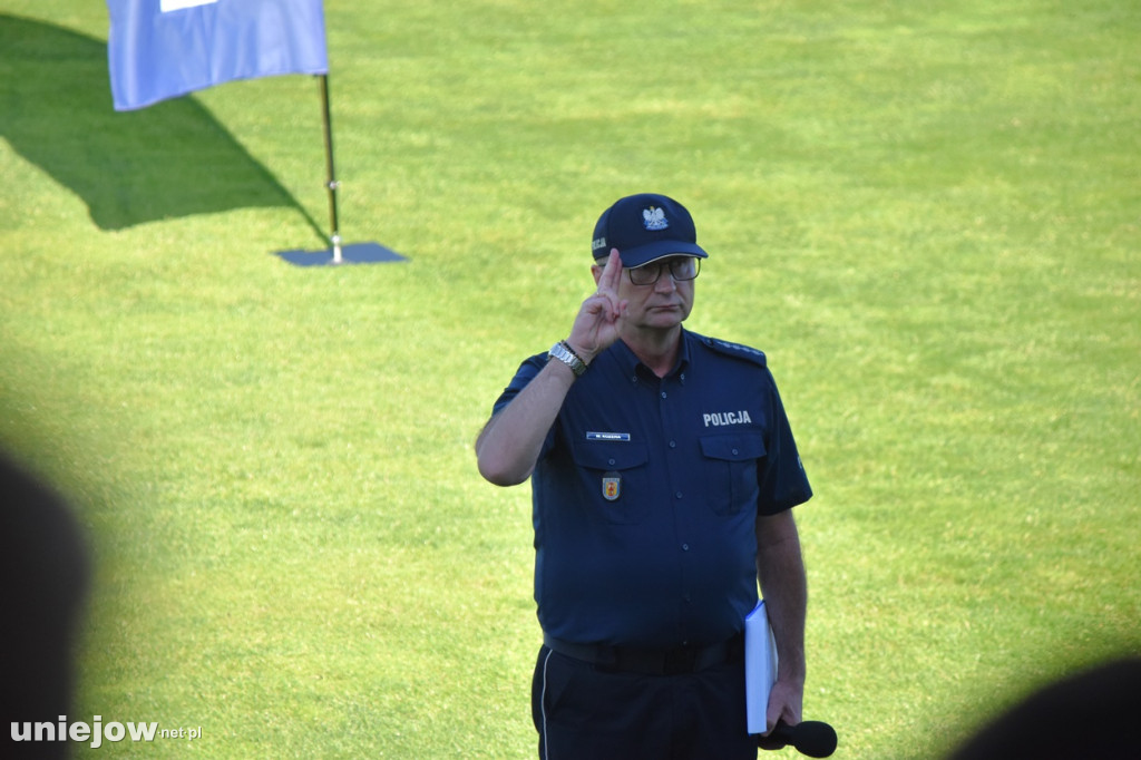 Samorządowcy i policjanci zmierzyli się na boisku