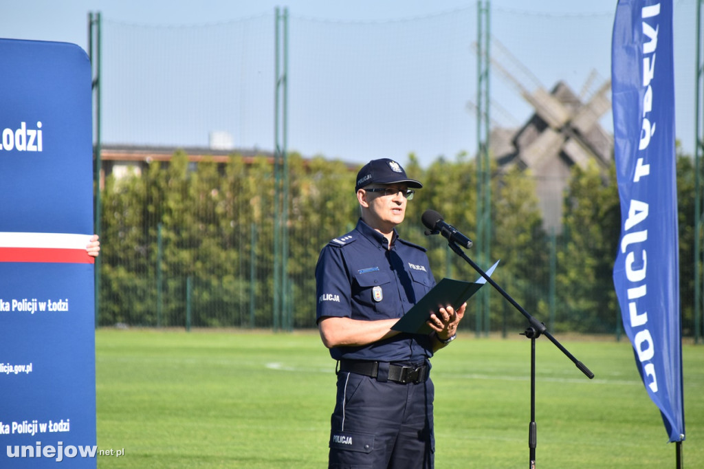 Samorządowcy i policjanci zmierzyli się na boisku