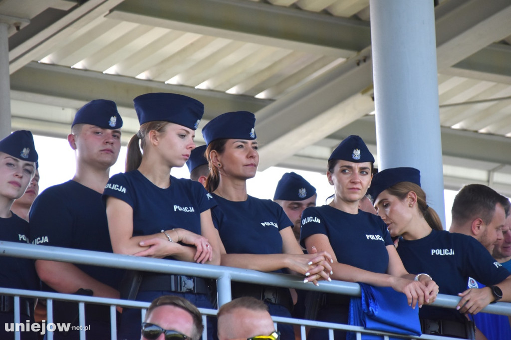 Samorządowcy i policjanci zmierzyli się na boisku