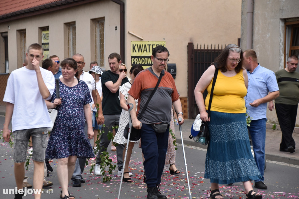 Uniejów świętuje Boże Ciało uroczystą procesją