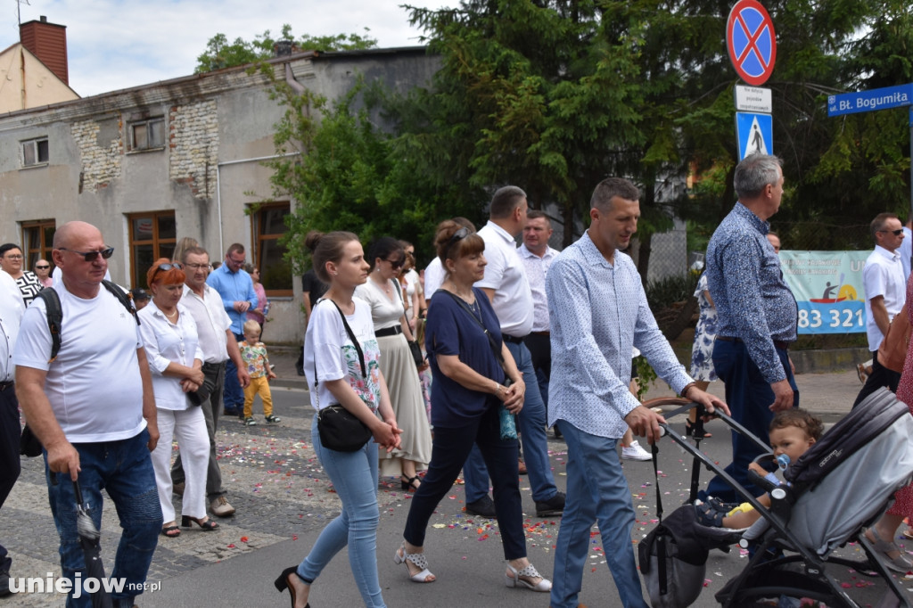 Uniejów świętuje Boże Ciało uroczystą procesją