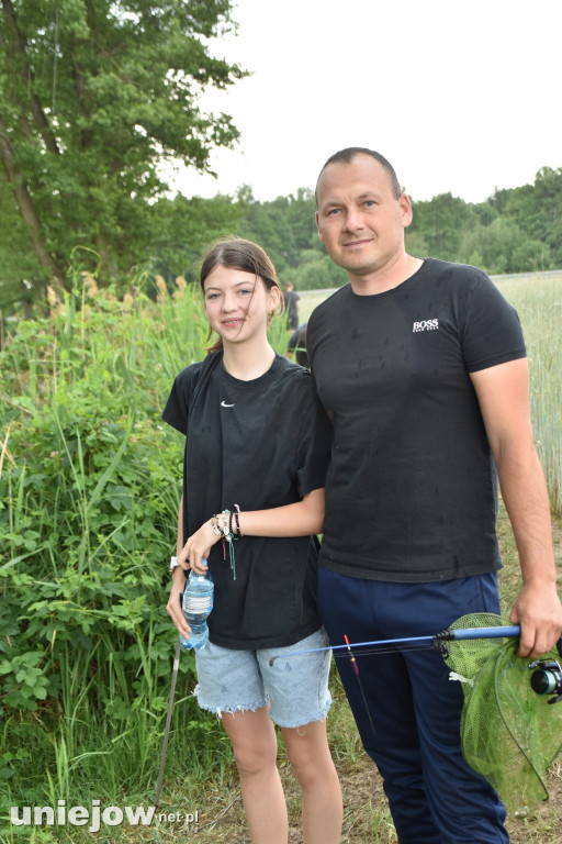 Wędkowali z okazji Dnia Dziecka