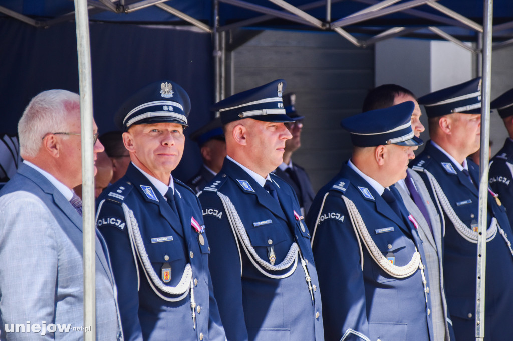 Odznaczenia i awanse, czyli obchody Święta Policji w Poddębicach [ZDJĘCIA]