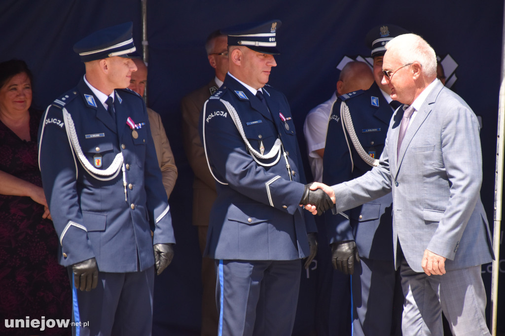 Odznaczenia i awanse, czyli obchody Święta Policji w Poddębicach [ZDJĘCIA]