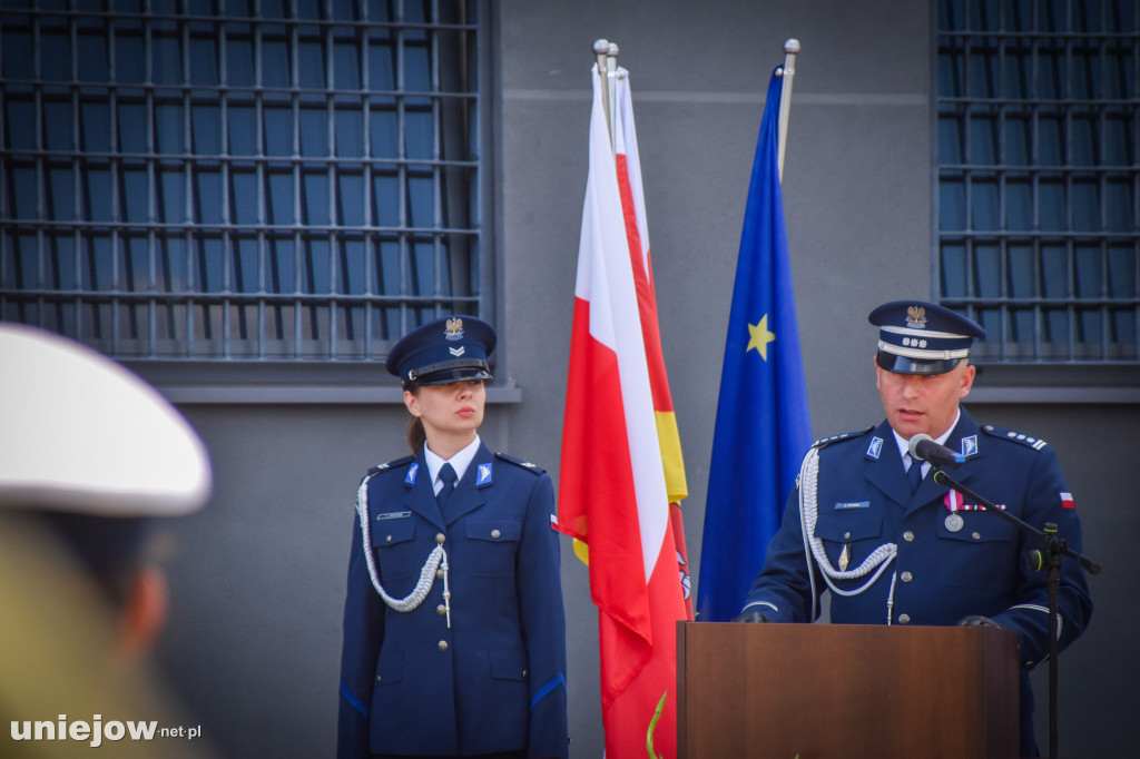 Odznaczenia i awanse, czyli obchody Święta Policji w Poddębicach [ZDJĘCIA]