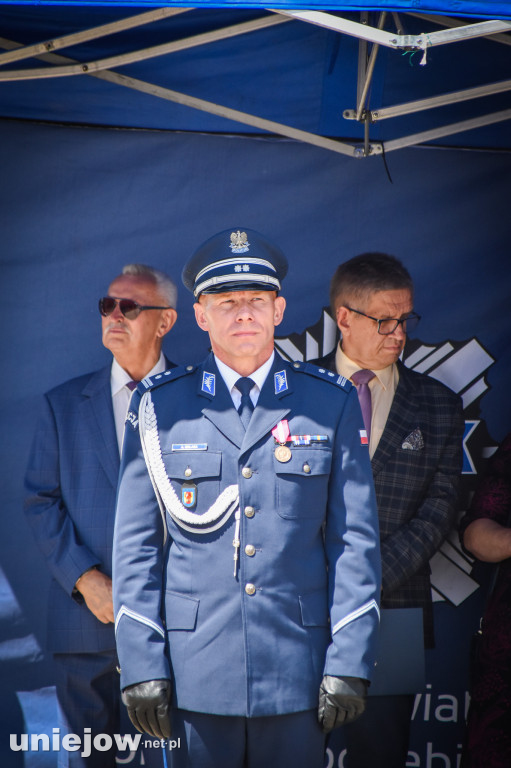 Odznaczenia i awanse, czyli obchody Święta Policji w Poddębicach [ZDJĘCIA]