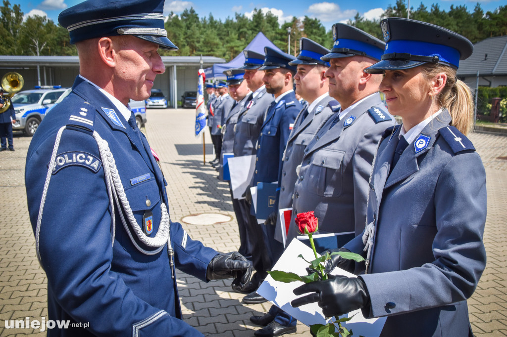 Odznaczenia i awanse, czyli obchody Święta Policji w Poddębicach [ZDJĘCIA]