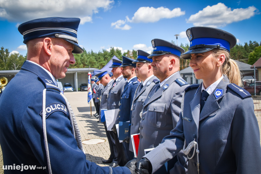 Odznaczenia i awanse, czyli obchody Święta Policji w Poddębicach [ZDJĘCIA]