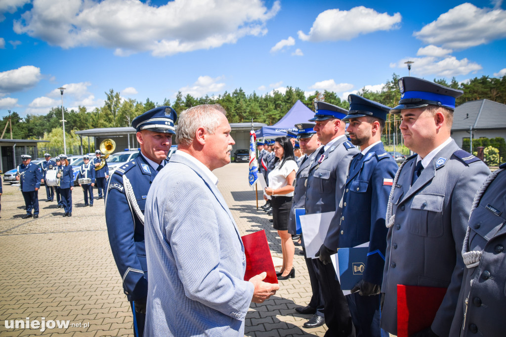 Odznaczenia i awanse, czyli obchody Święta Policji w Poddębicach [ZDJĘCIA]